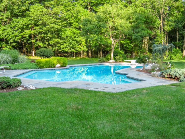 Photo - 1 Brightfield Ln