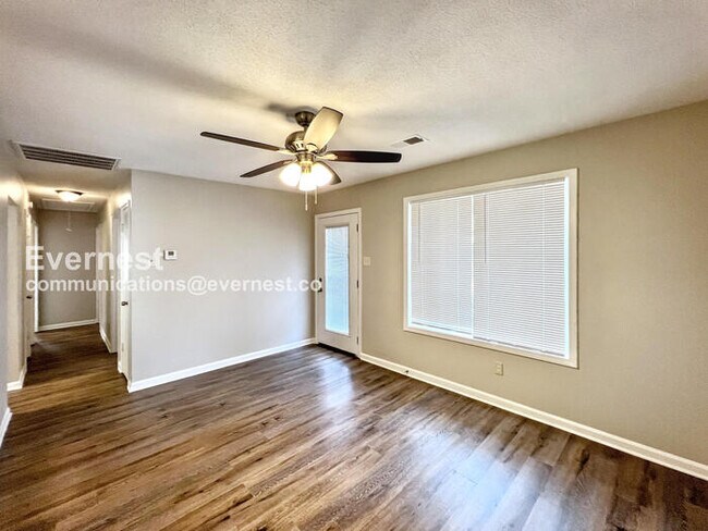 Photo - 3 Bed/1 Bath Home with Carport / Pet-Frien...