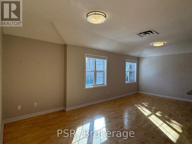 Photo - 6 Sutherland Dr