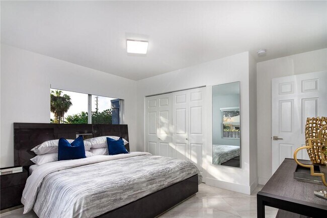 Photo - 1613 N 16th Ct