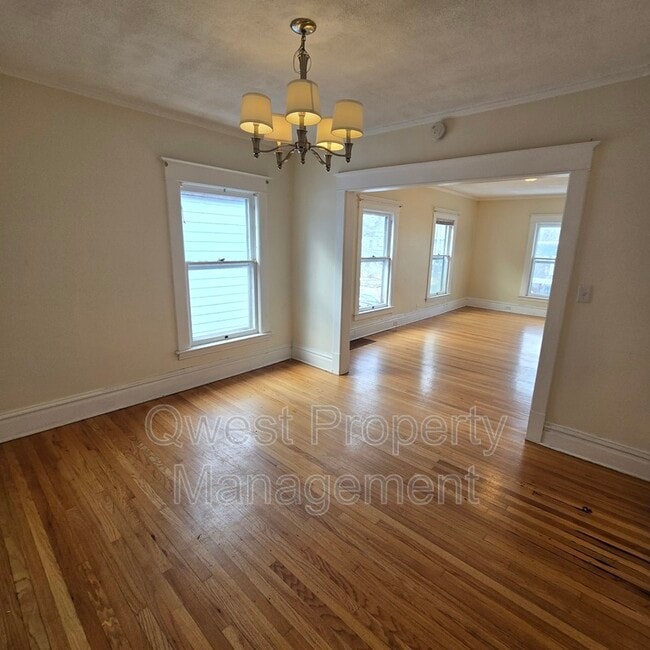 Photo - 1128 Fulton St E