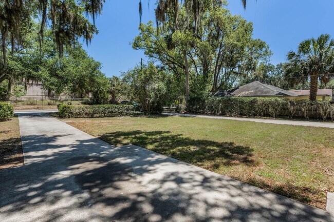Photo - New Mount Dora Rental!