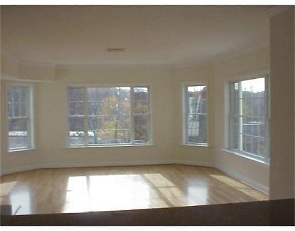 Photo - 295 Salem St Unidad 82