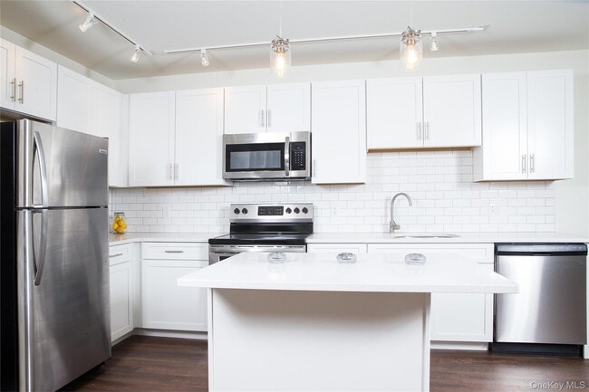 Photo - 35 Van Nydeck Ave Unidad 202