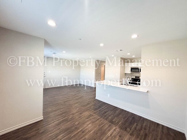 Photo - Hidden Creek, Unit 512 - 2 Bedroom, 2 Bathroom Beautiful Apartment Home in Ennis, TX! Unit 512