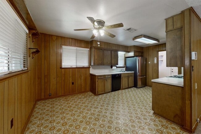 Photo - 150 Rosa Lee Ln