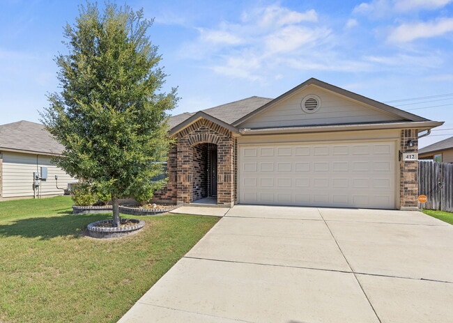 Building Photo - "4-Bedroom Haven in Cibolo with Spacious L... Rental