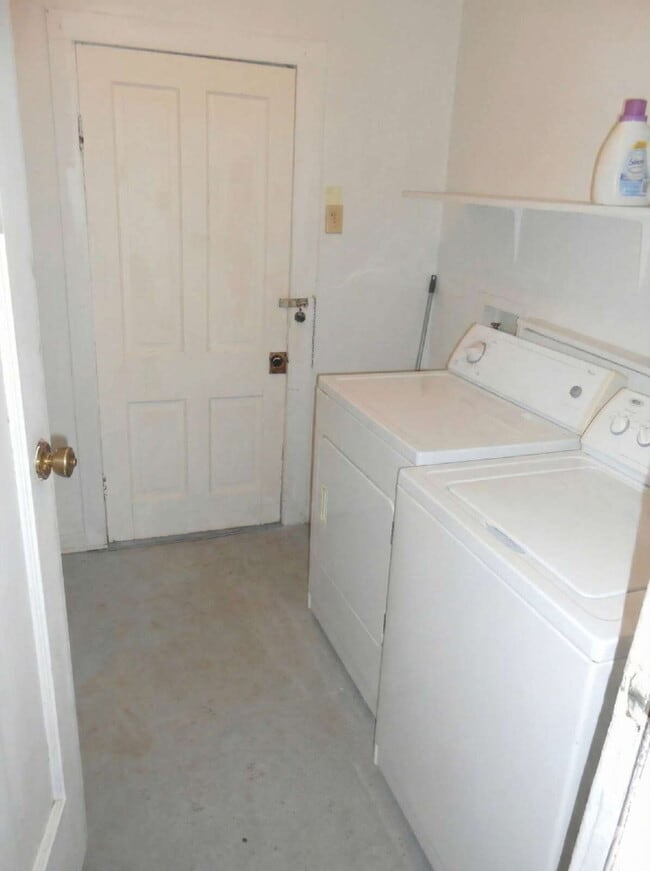 Photo - Awesome 2 Bed 1 Bath! Available June 1st!