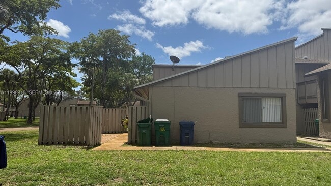 Building Photo - 2115 NW 57th Ave