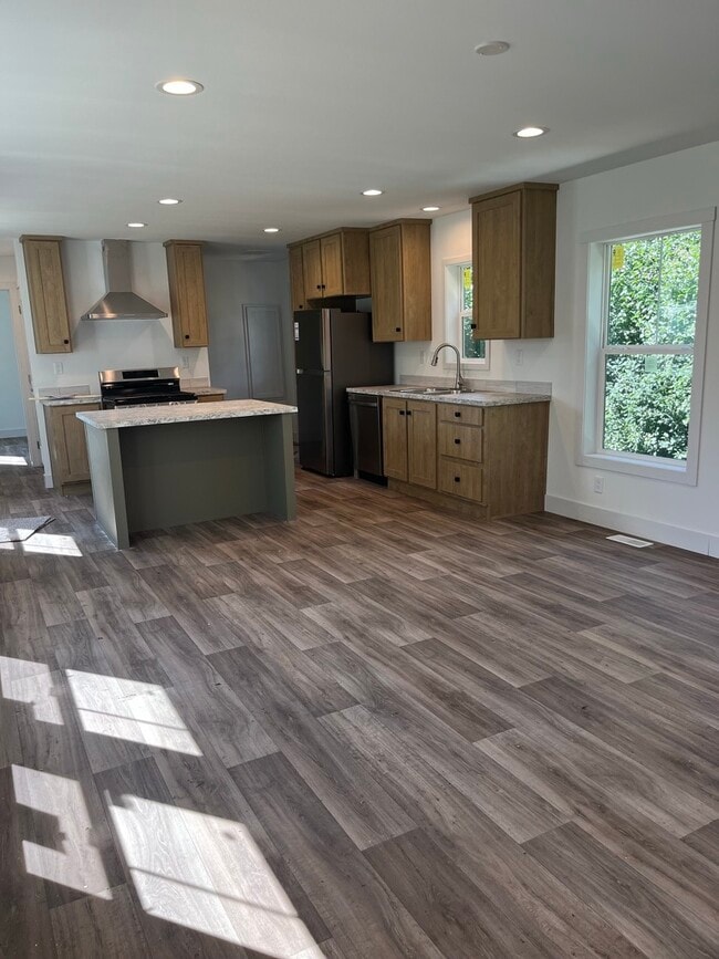 Photo - 800 Woodland Trl