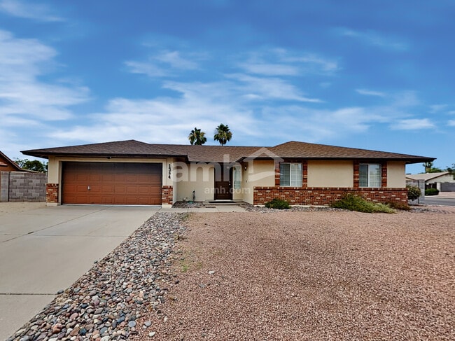 Photo - 1364 N Rowen House