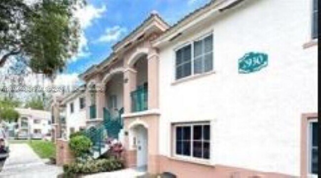 2930 SE 13th Ave Unit 204