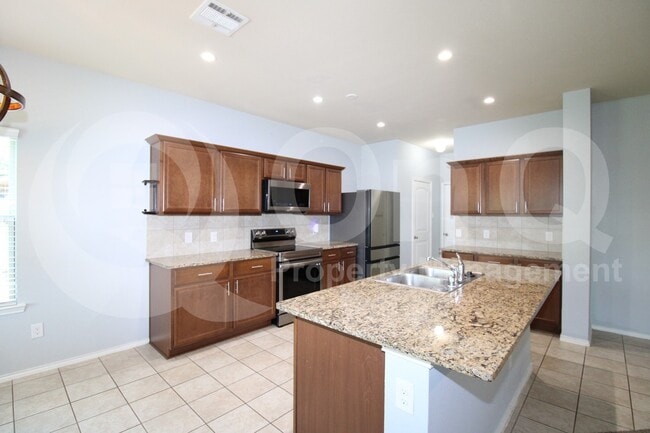 Photo - 1115 Quartz Trl