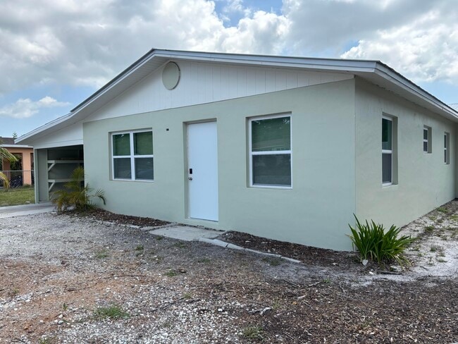 Building Photo - 2626 S 29th St Rental