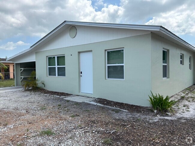 Building Photo - 2626 S 29th St Rental