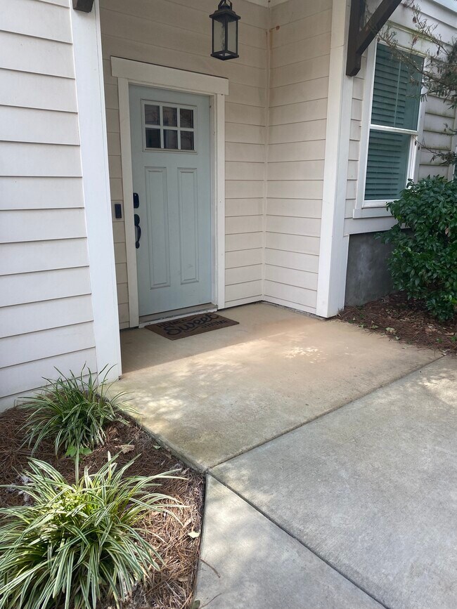 Photo - 2556 Vail Ave