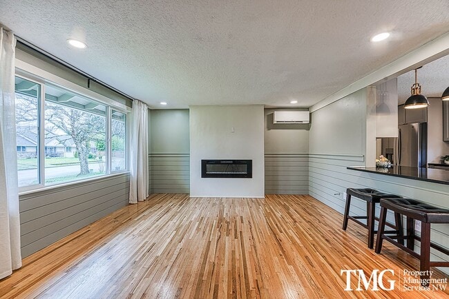 Photo - Classic Ranch Style home with 2 Bed 1.5 Bath and Large Backyard!