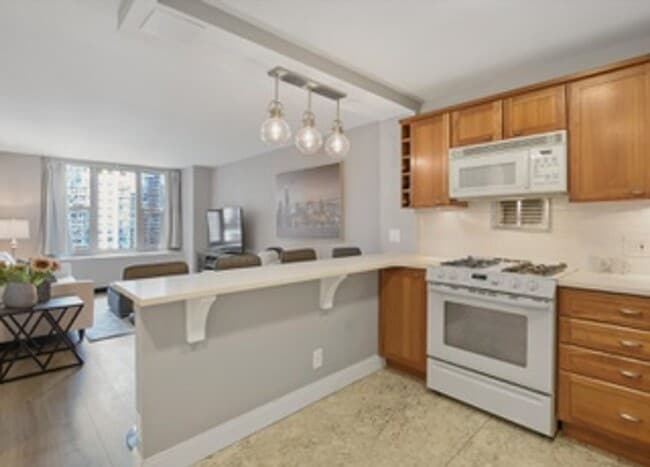 Photo - Highly desirable 1b apartment in Lakeshore East