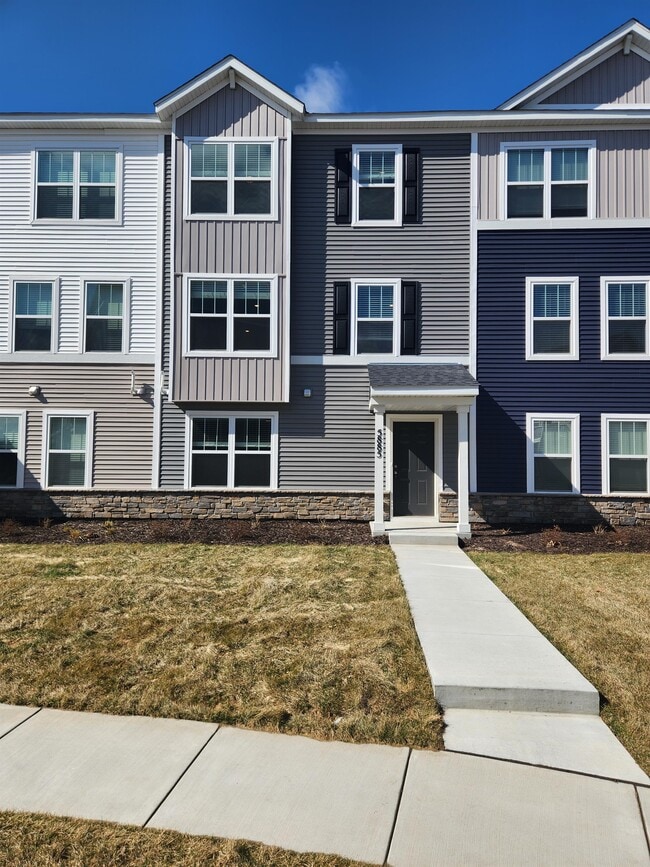 Building Photo - 5885 156th St W