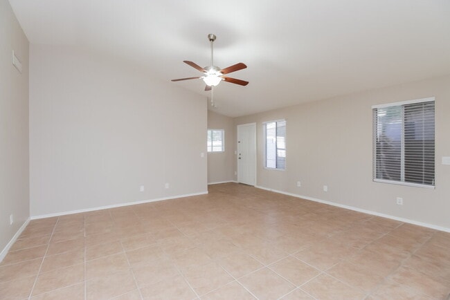 Photo - 118 W Tumbleweed Ct