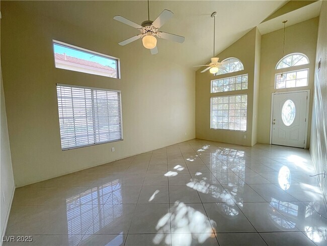 Building Photo - 2104 Mountain Echo Ave Rental