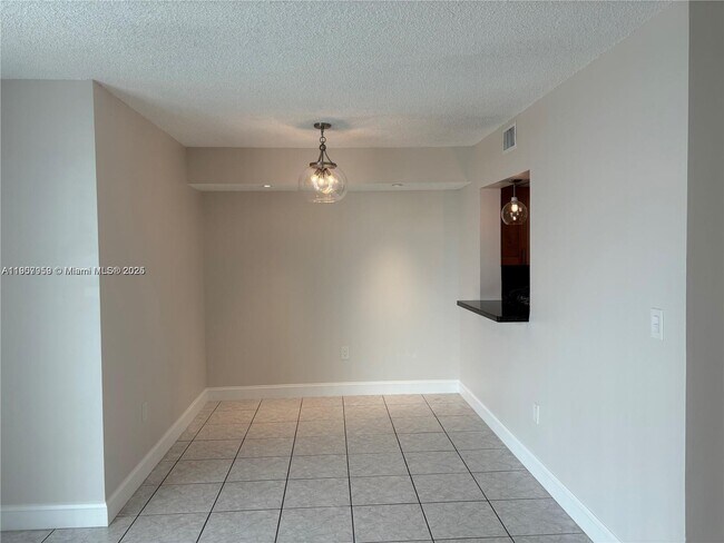 Photo - 2055 SW 122nd Ave Unidad 506