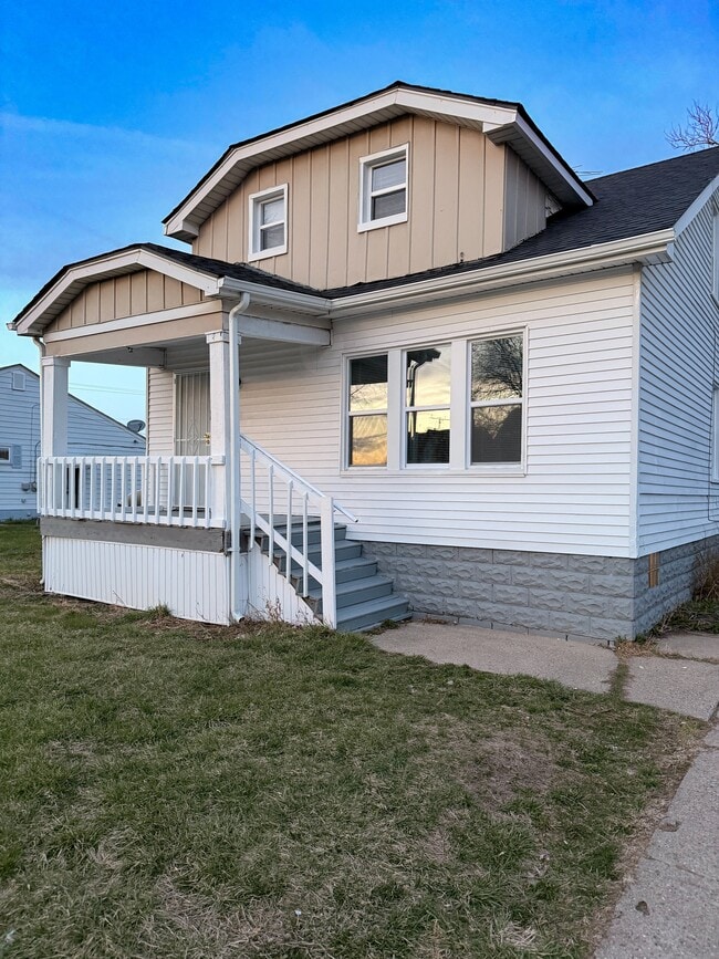 Photo - 19010 Riverview St