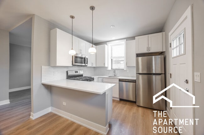 Building Photo - 3941 N Janssen Ave Unit E1