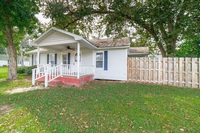 Photo - 518 Railroad St