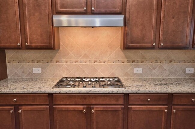 Photo - 930 Reserve Point Pl