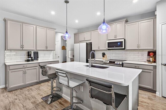 Photo - 25993 Woven Wicker Bnd