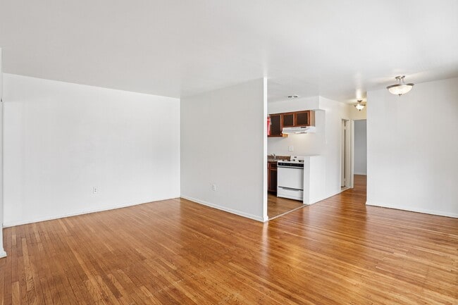 Marshall Square Apartments