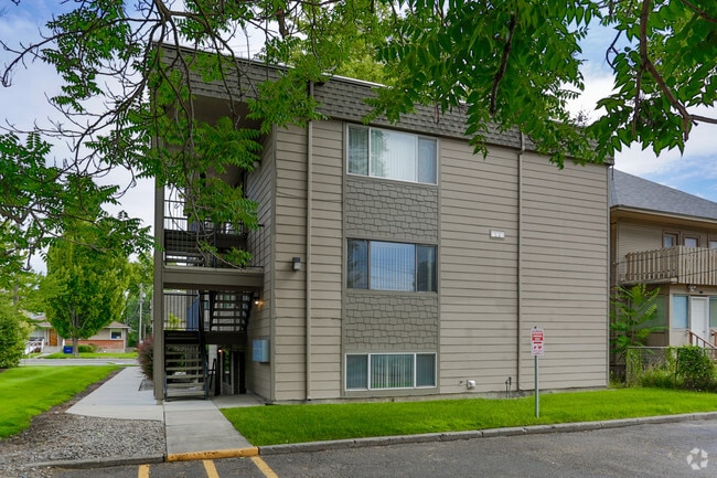 Nora Apartments
