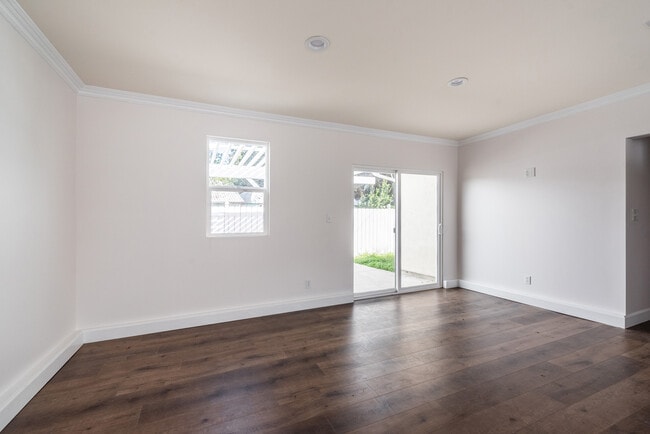 Photo - 7058 Willis Ave