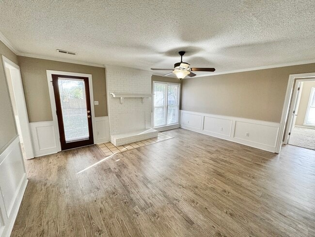 Photo - 743 Concordia Dr