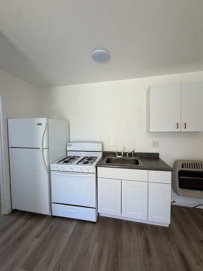 2.2 Miles to Oregon Tech and Sky Lakes Medical Center! Newly renovated 1bdrm - 2.2 Miles to Oregon Tech and Sky Lakes Medical Center! Newly renovated 1bdrm
