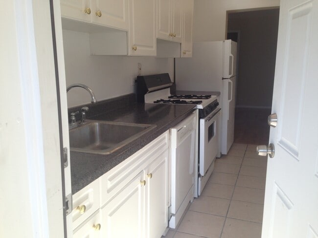 1162 - 1168 N La Salle Blvd