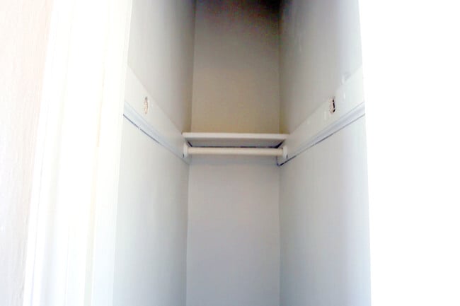 Entrance closet