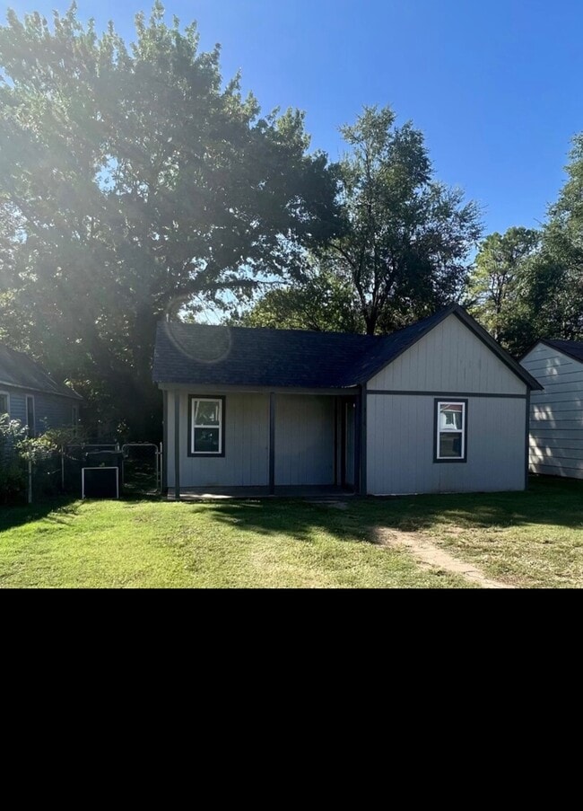 Building Photo - 316 W Apache St Rental
