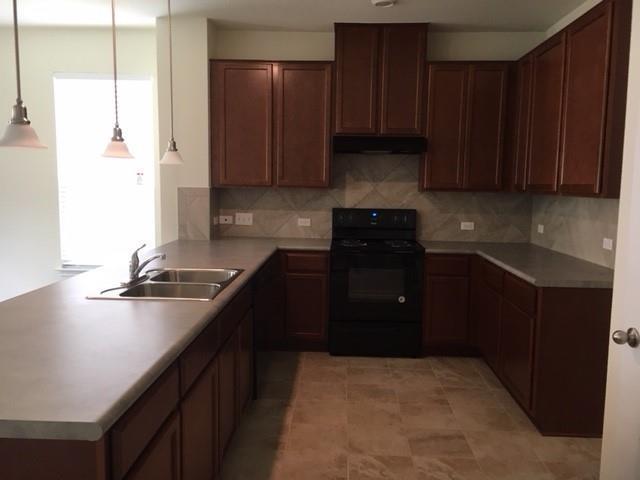 Photo - 7700 Crystalbrook W