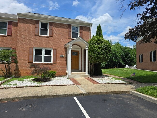 Photo - 9321 Bentridge Ave Townhome