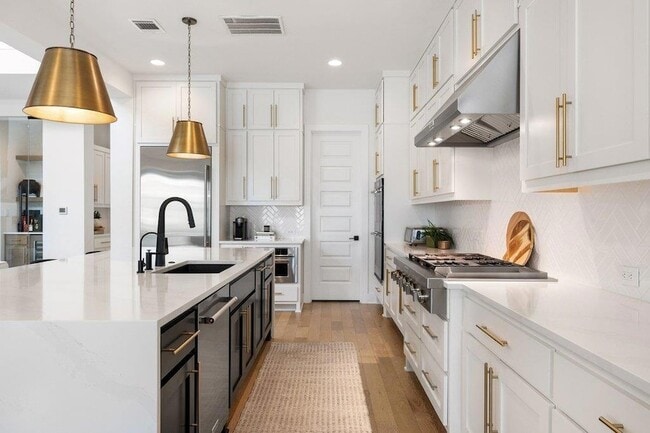 Photo - 802 Geiger Path