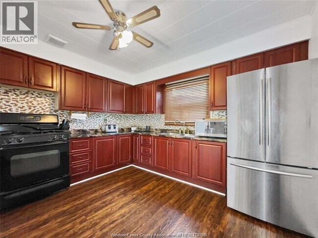 Photo - 1205 Oak Ave