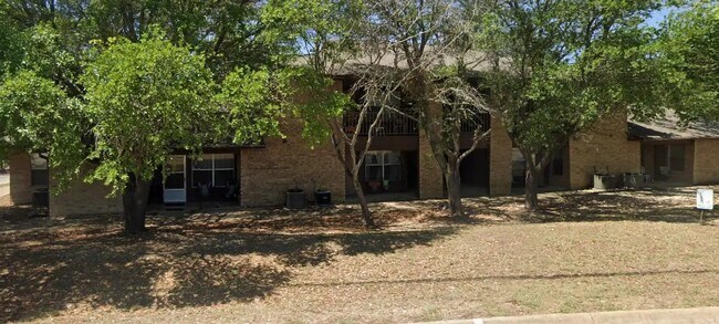 Photo - 515 Roy St