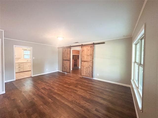 Photo - 913 W Main St