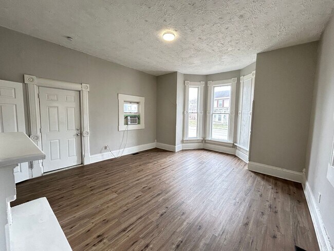 Photo - 813-817 S Main St Unidad 815