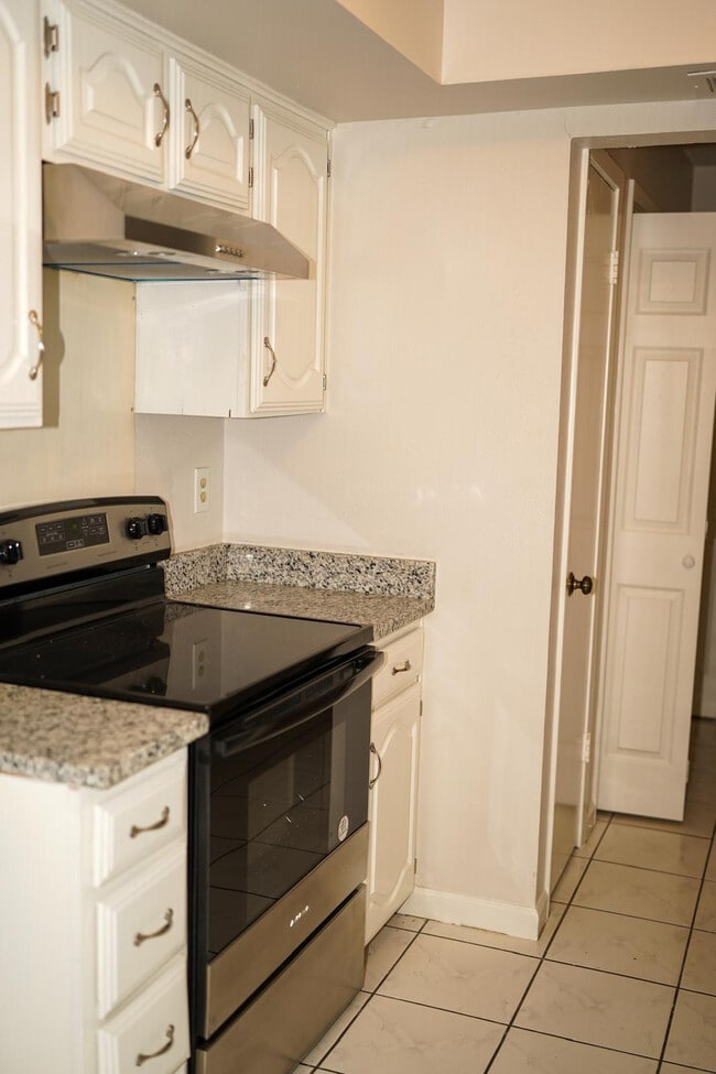 Photo - Room in House on Corona Dr