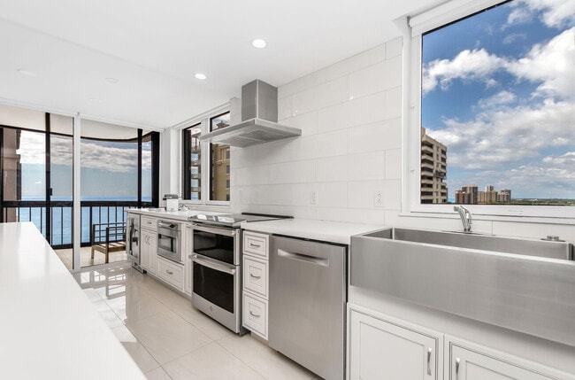 Building Photo - 5380 N Ocean Dr Unit 12a Rental
