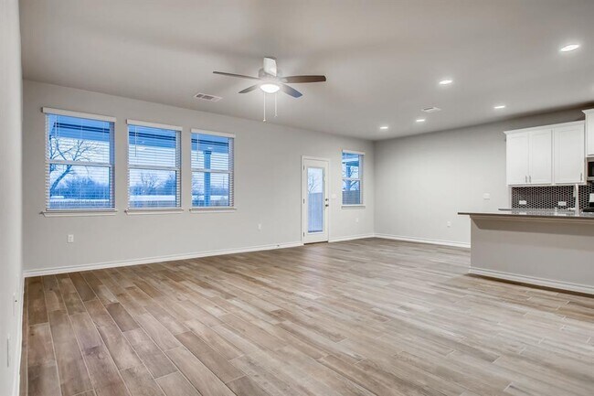 Photo - 11920 Saddle Rock Dr