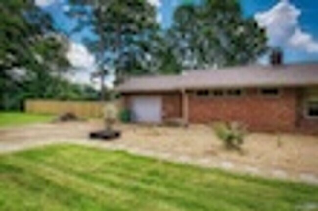 Photo - 508 Cole Dr SE